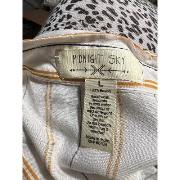 Midnight Sky Large White Yellow Black Striped Button Up - Picture 7 of 7